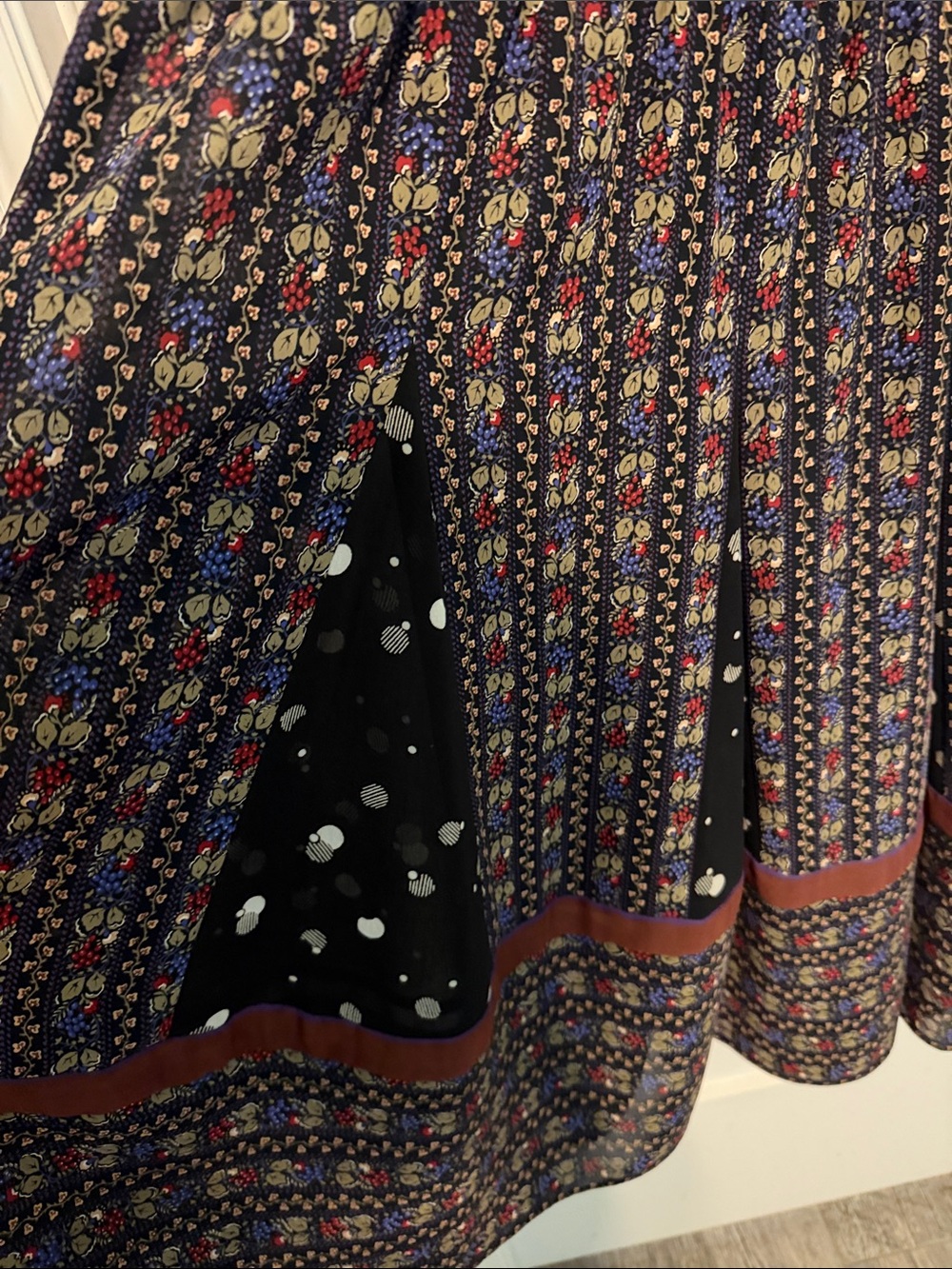 Diane Freis 80s Vintage Bohemian Black Ditzy Floral Midi Dress with Purple Trim - Picture 7 of 10